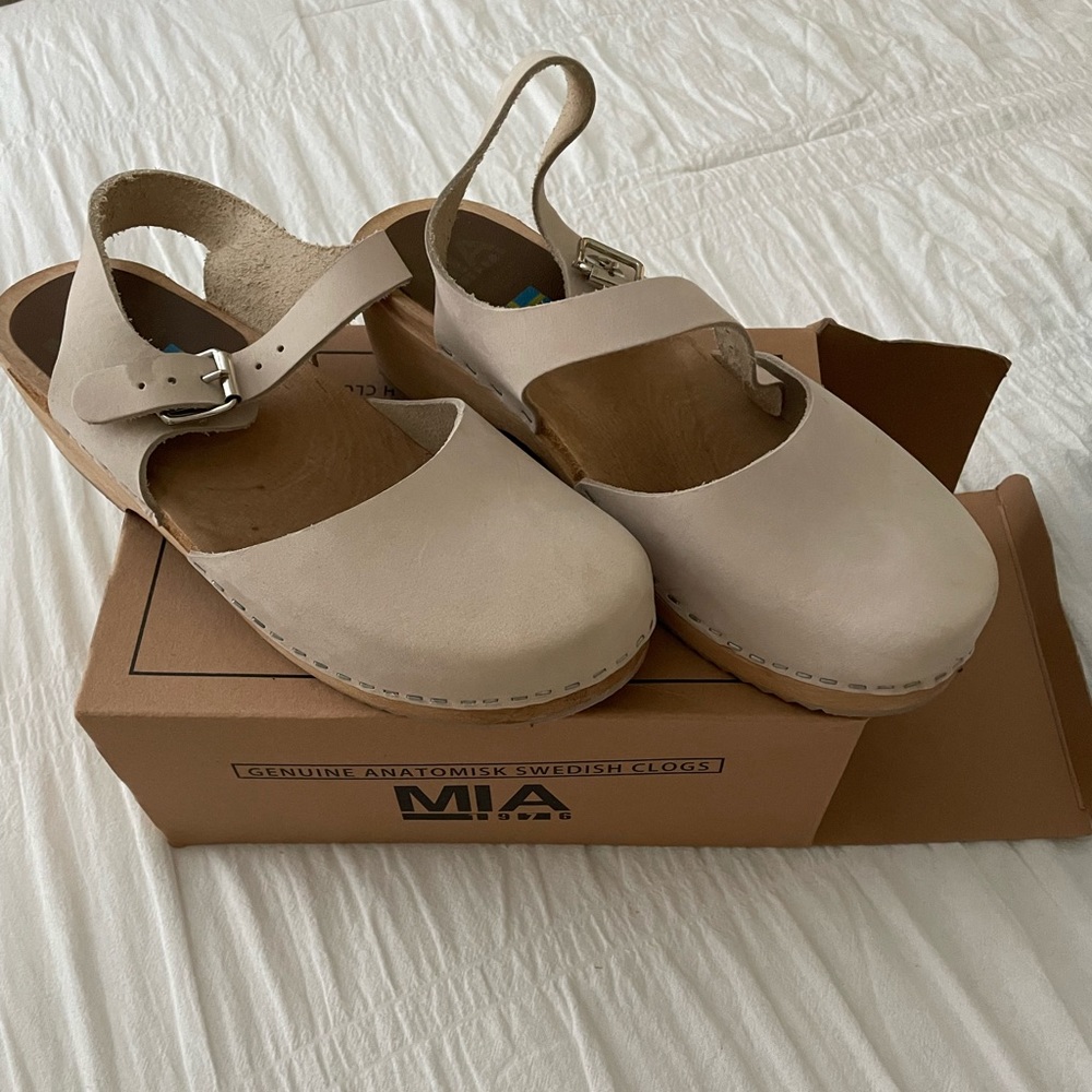 MIA Clogs